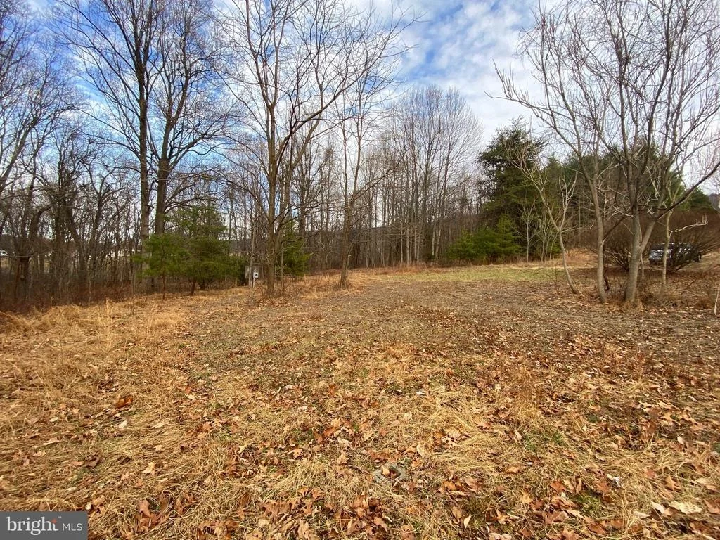 Photo of 2052 HOFFMASTER ROAD