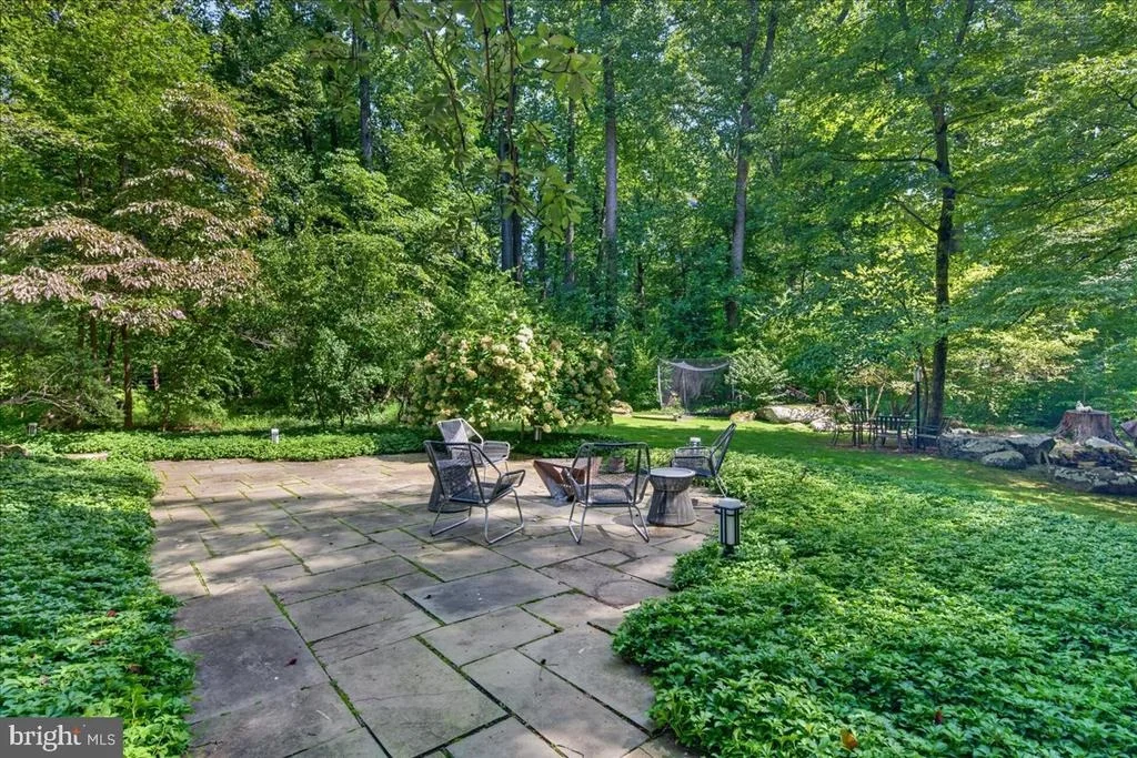 Photo of 24 WHITE OAK DRIVE