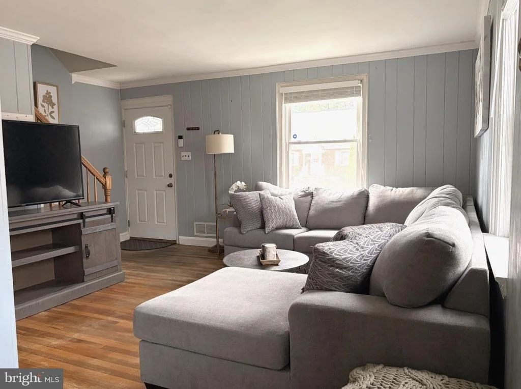 Photo of 6011 EASTERN PARKWAY