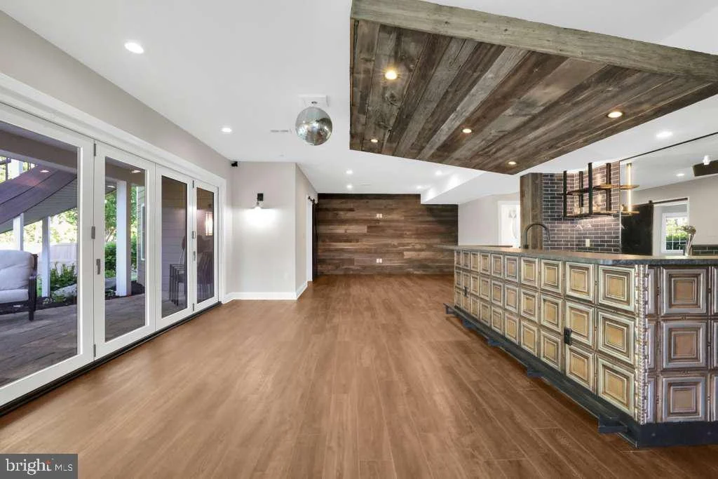 Photo of 8227 SAINT FRANCIS DRIVE