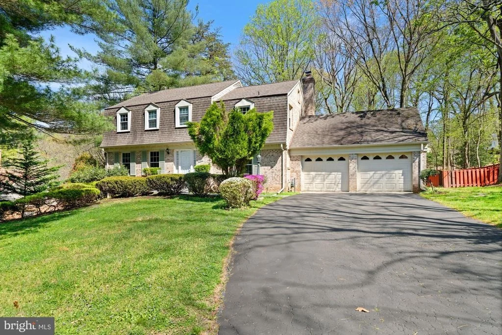 Photo of 1445 LAUREL HILL ROAD