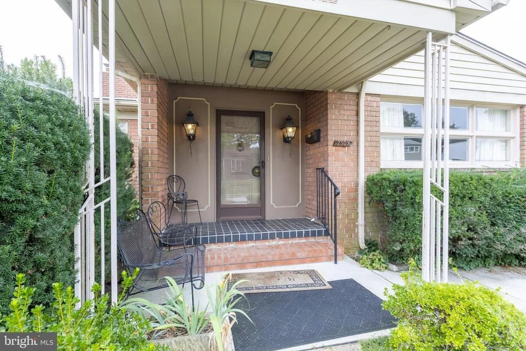 Photo of 2509 HAL CIRCLE