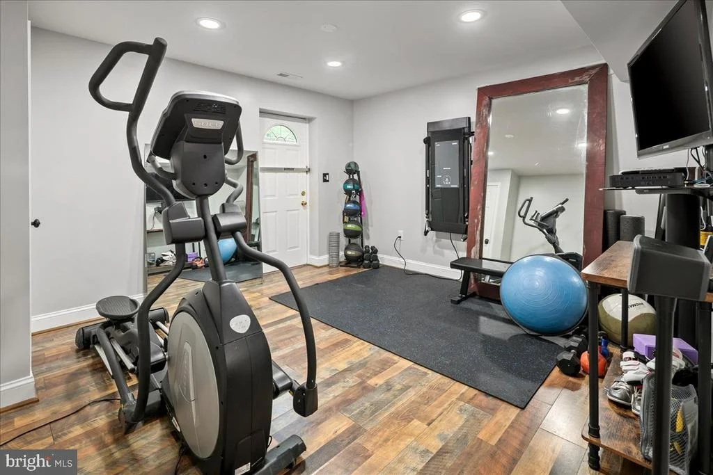 Photo of 9426 MOUNT VERNON CIRCLE