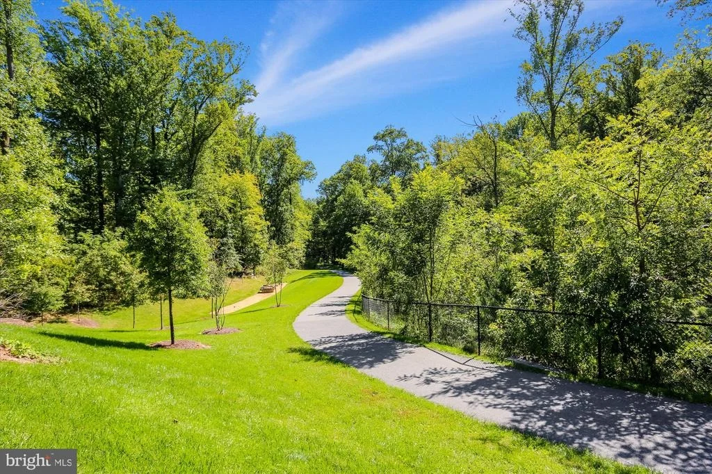 Photo of 23621 SUGAR VIEW DRIVE