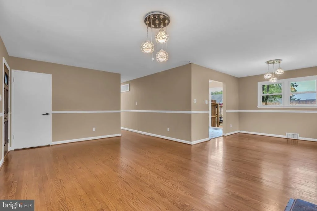 Photo of 6809 BRADDOCK ROAD