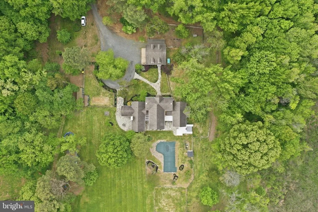 Photo of 5865 DEALE BEACH ROAD
