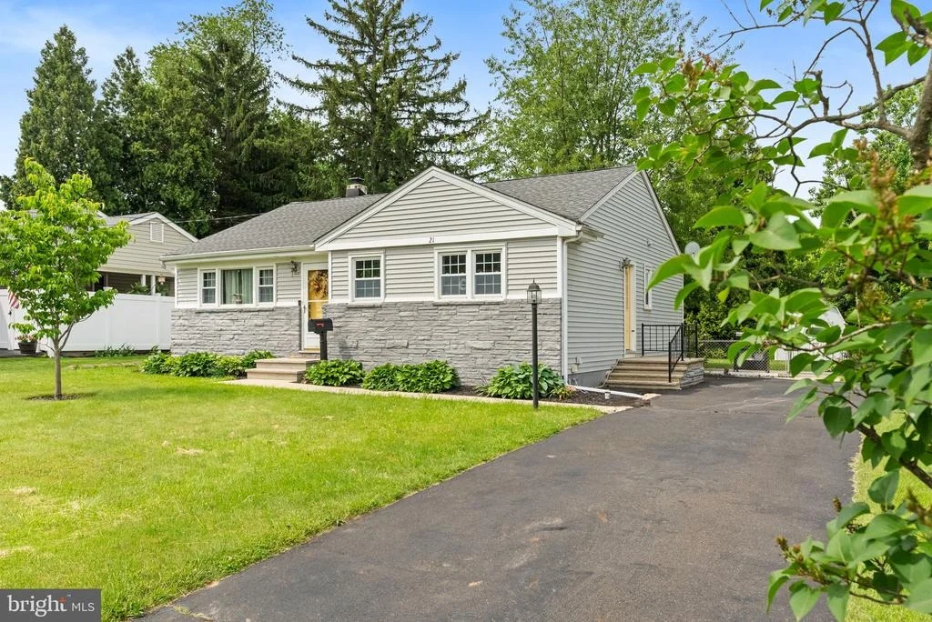 Photo of 21 DECOU AVENUE