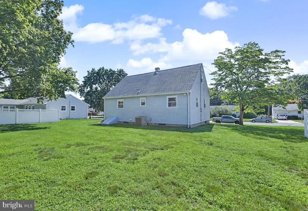 Photo of 16 RUNNING BROOK ROAD