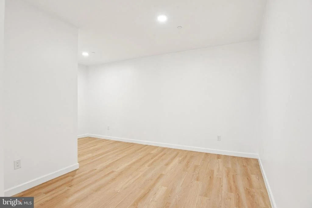 Photo of 8325 GROVE ANGLE ROAD