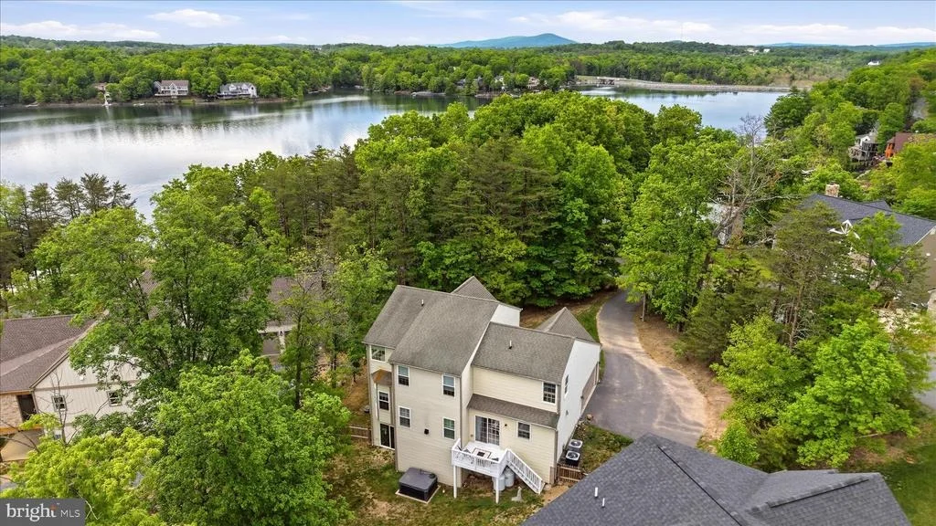 Photo of 514 SLEIGH DRIVE