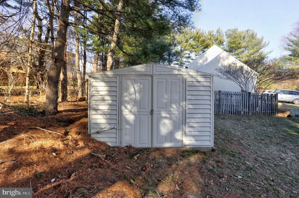 Photo of 8278 LEISHEAR ROAD