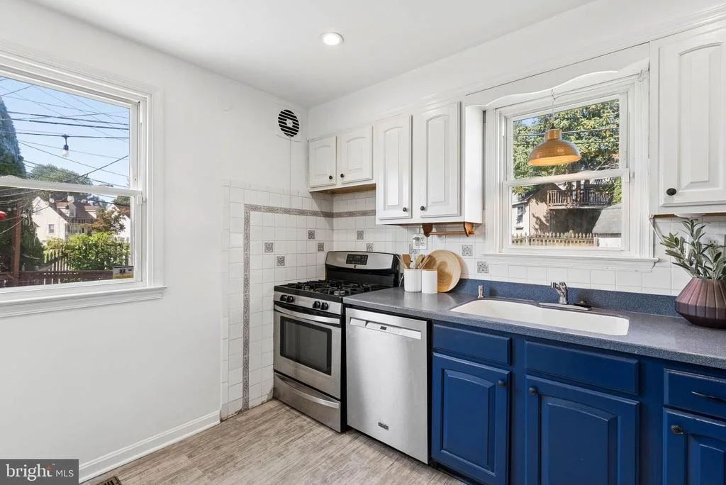 Photo of 5572 OAKLAND ROAD