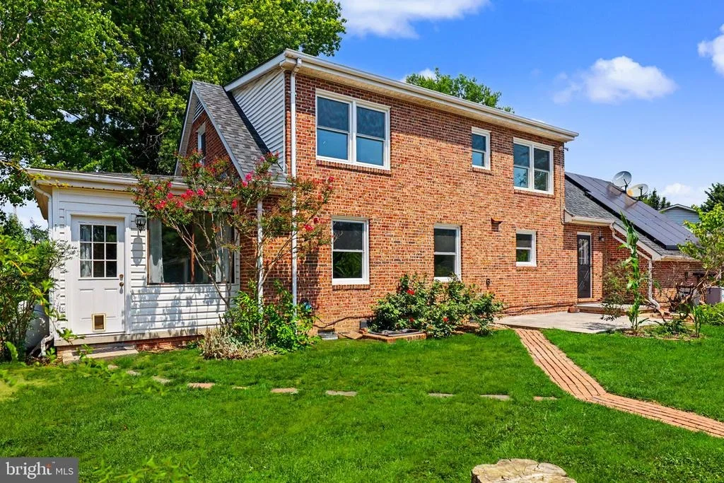 Photo of 2105 SHAWN DRIVE