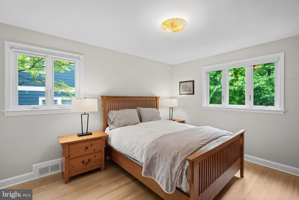 Photo of 7301 SUMMIT AVENUE
