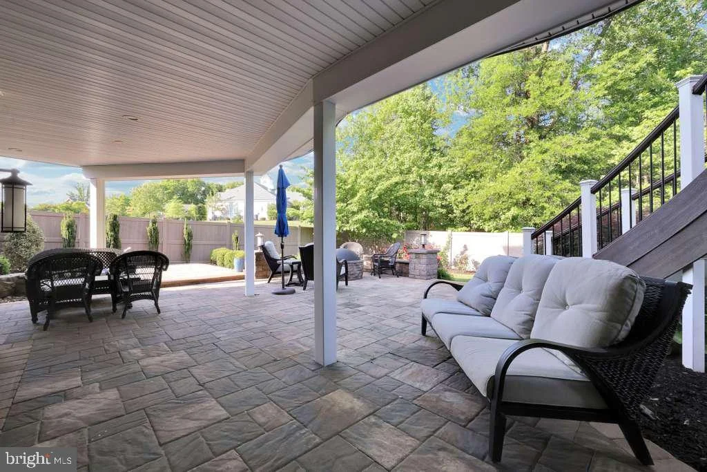 Photo of 8227 SAINT FRANCIS DRIVE
