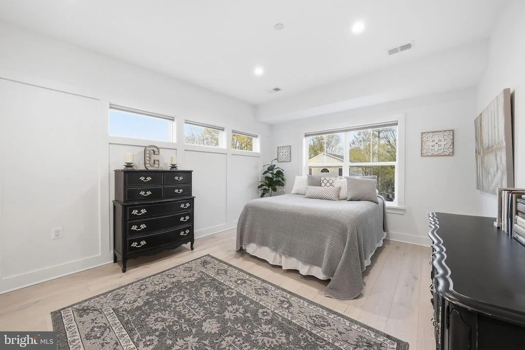 Photo of 1422 HOWARD ROAD