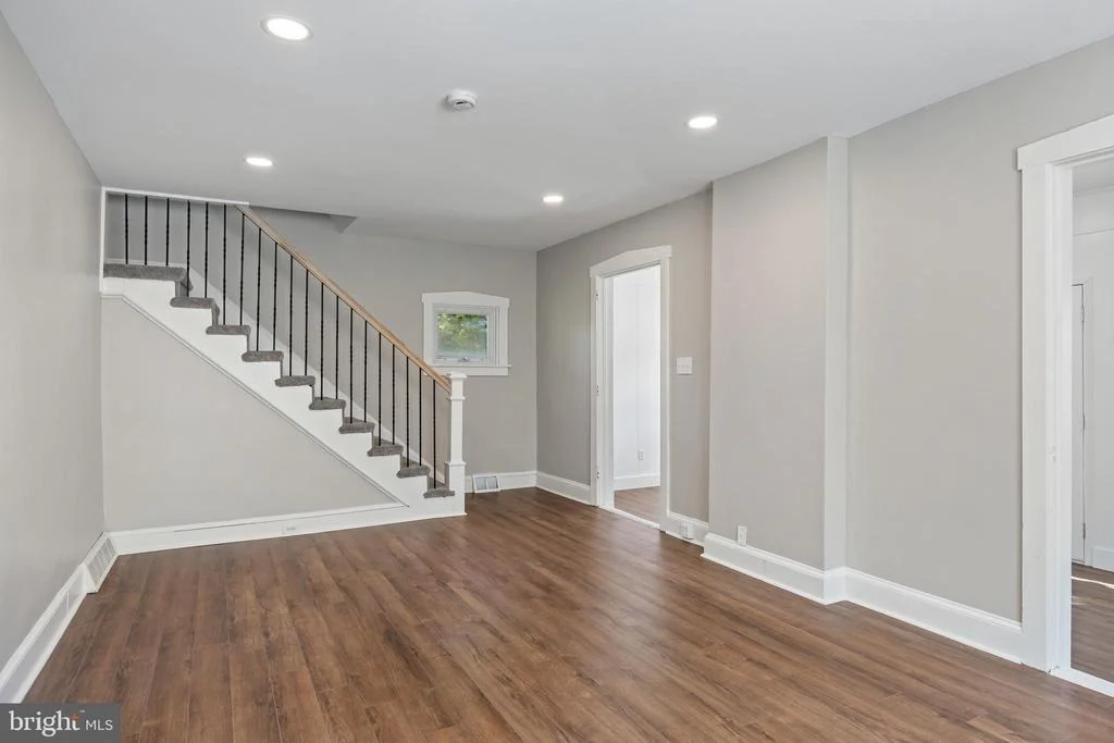 Photo of 16 MOORE AVENUE