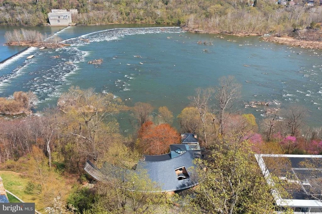 Photo of 1159 CREST LANE