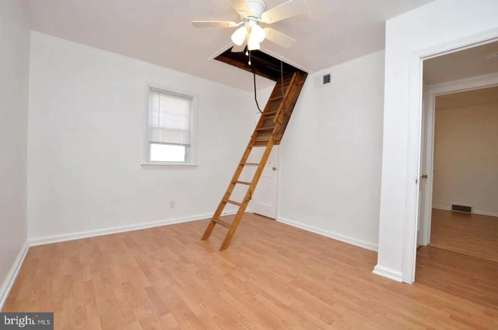 Photo of 432 N COLES AVENUE