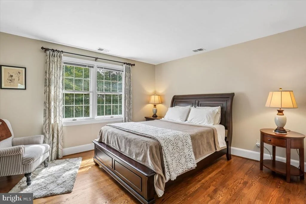 Photo of 899 LINGANORE DRIVE