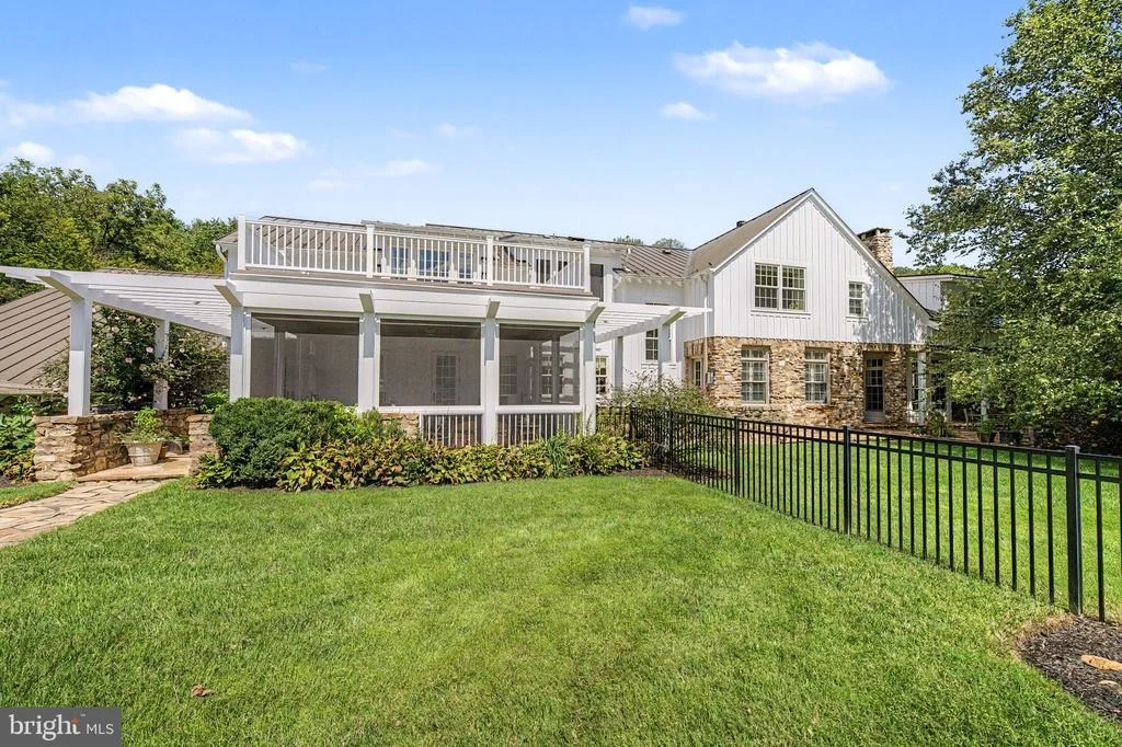 Photo of 8133 GEORGETOWN PIKE