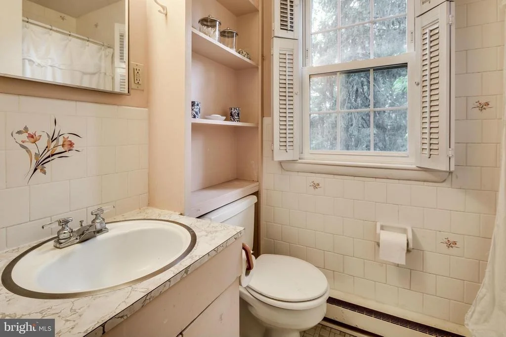 Photo of 122 OAK DRIVE