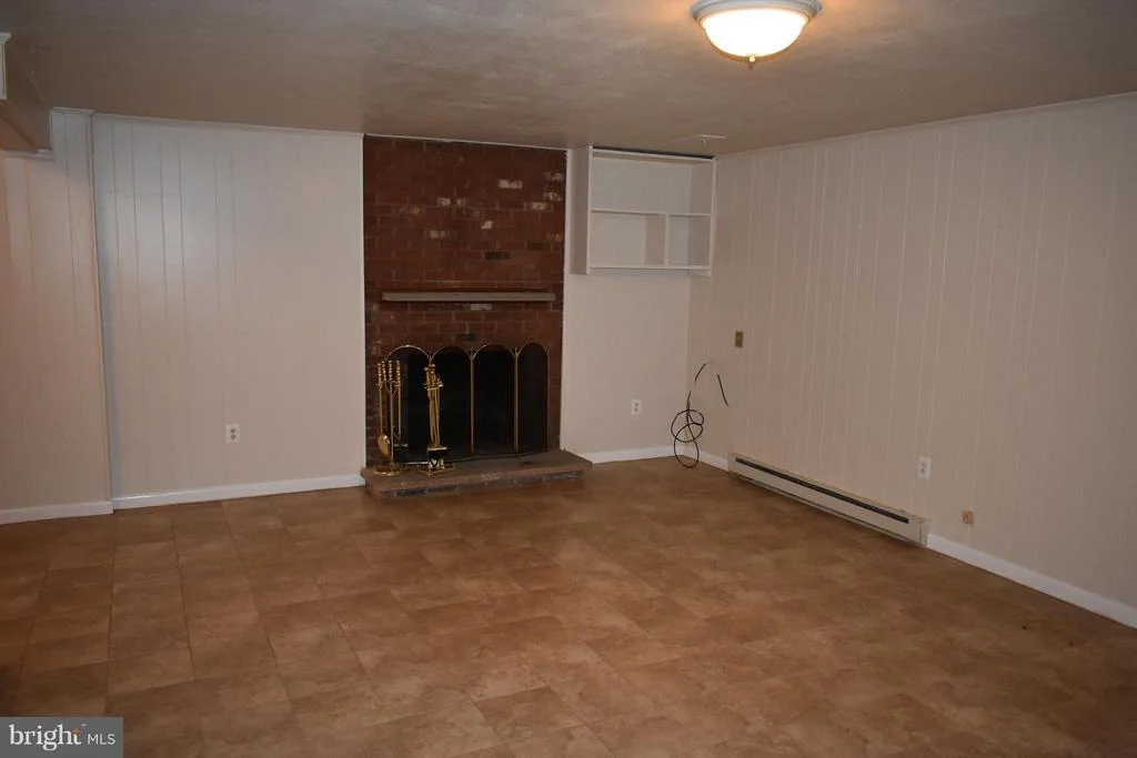 Photo of 6901 MUNCASTER MILL ROAD