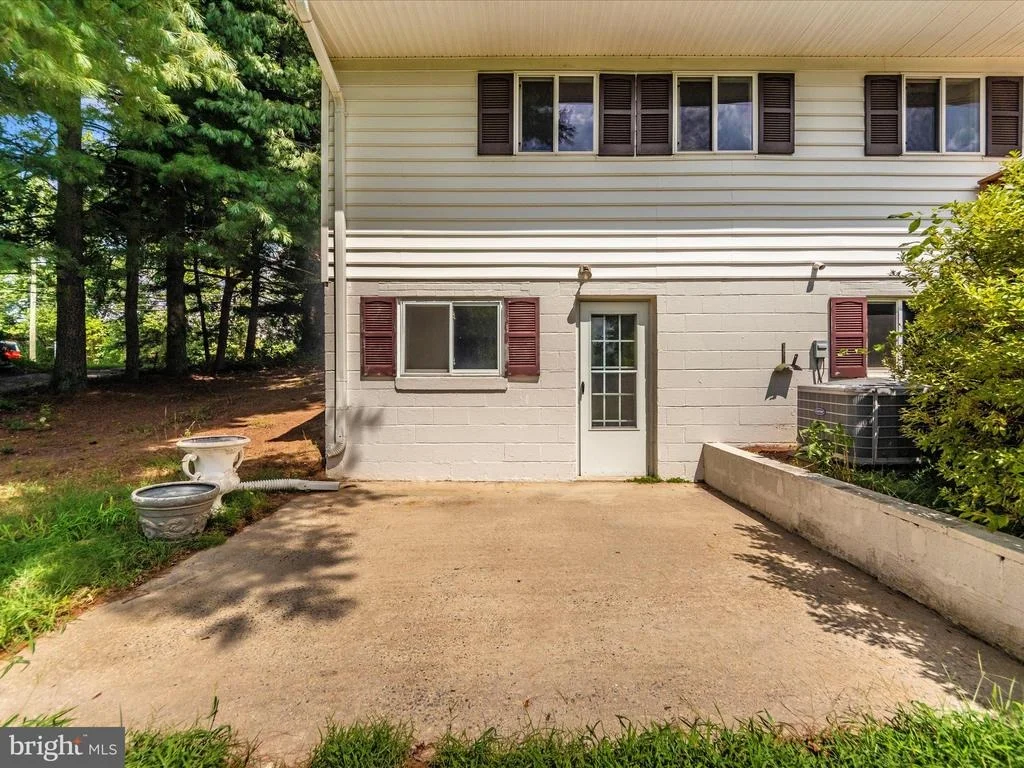 Photo of 19412 MUNCASTER ROAD