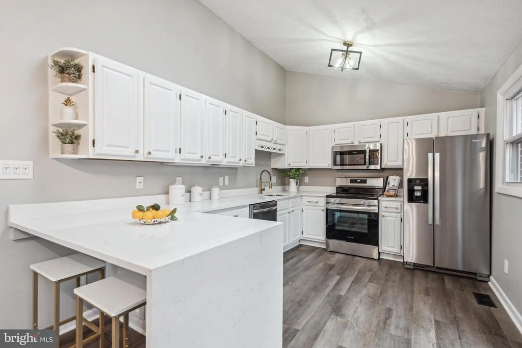 Photo of 2558 HILLSIDE DRIVE