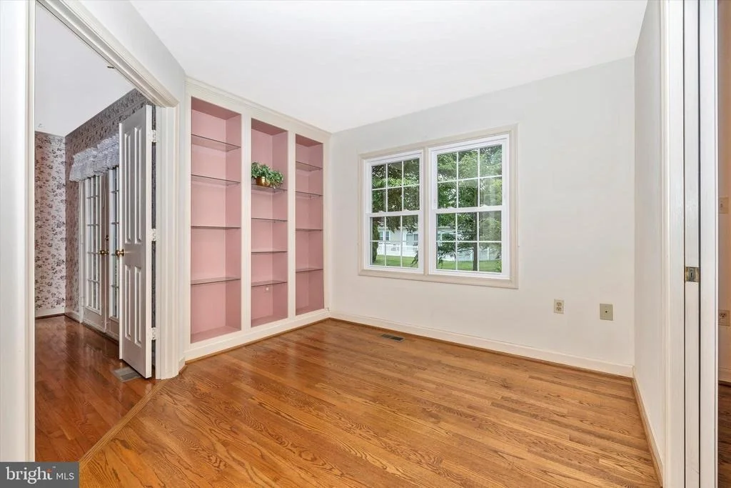 Photo of 827 DUNBROOKE COURT