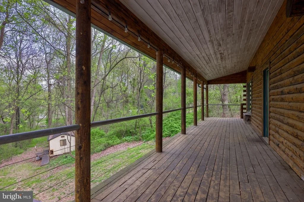 Photo of 171 FOX HOLLOW ROAD