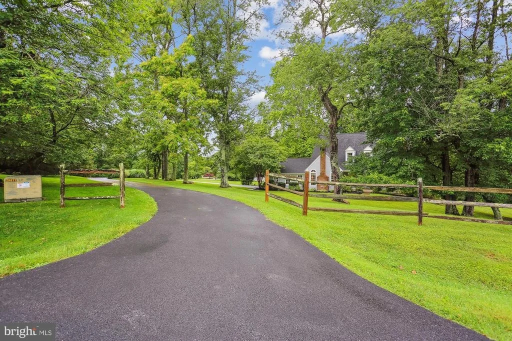 Photo of 22217 CREEKVIEW DRIVE