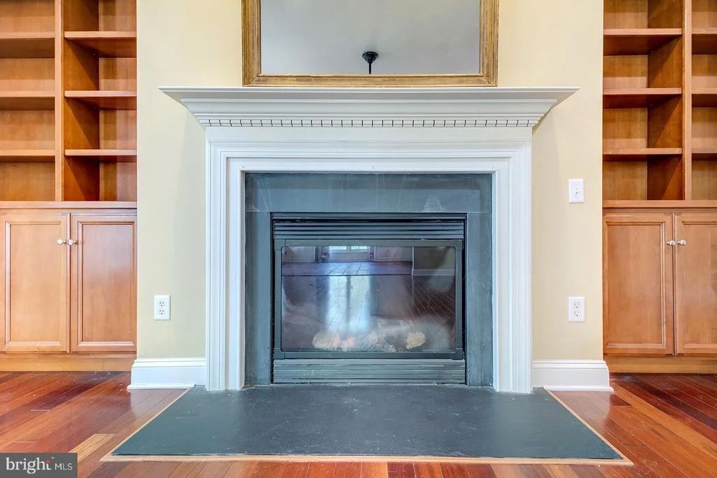 Photo of 142 W SHORE DRIVE