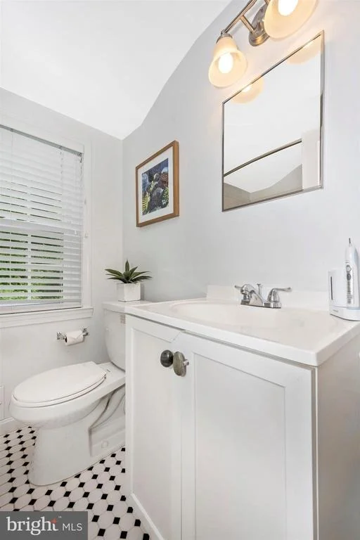 Photo of 1101 ROSWELL DRIVE