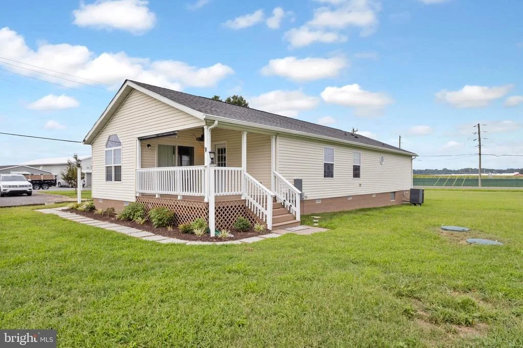 Photo of 11433 TRUSSUM POND ROAD