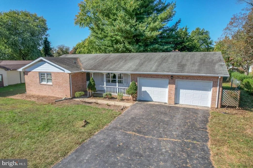 Photo of 54 MEADOW GLEN DRIVE