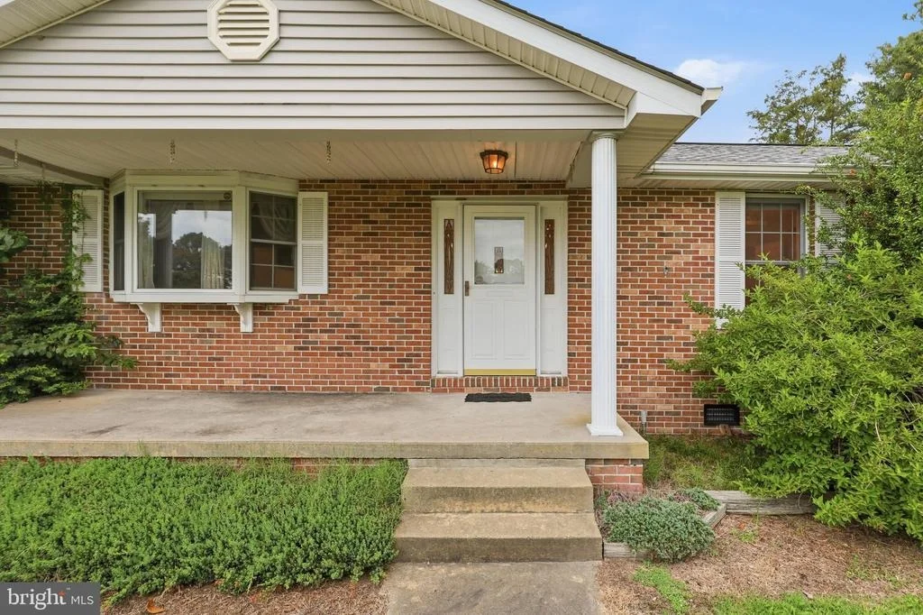 Photo of 5194 DEBRA ROAD