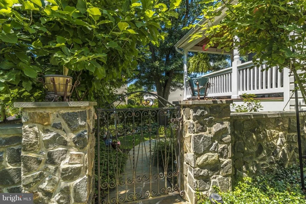 Photo of 1833 MILLSTREAM DRIVE
