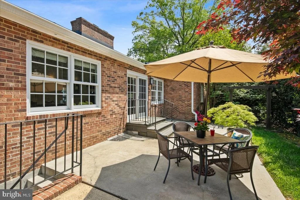 Photo of 9352 MOUNT VERNON CIRCLE