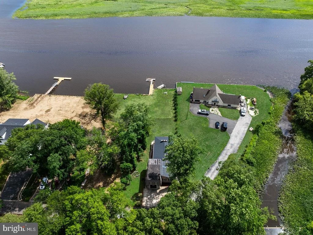 Photo of 12 PINE LANE