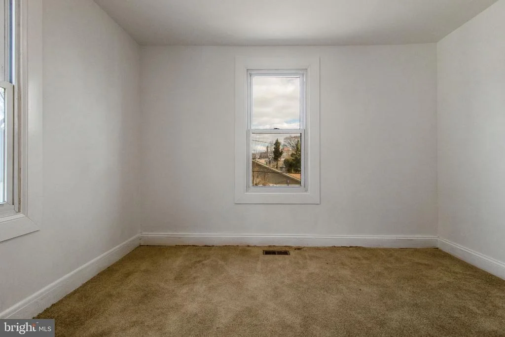 Photo of 5327 HAMLIN AVENUE