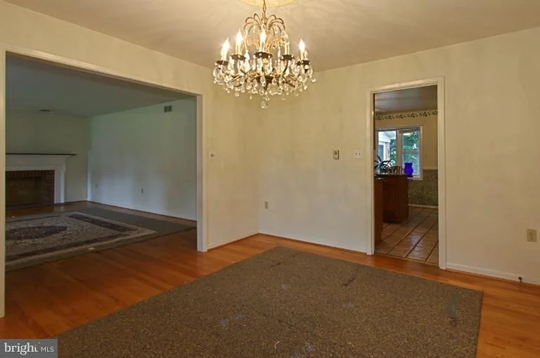 Photo of 8001 RUNNYMEADE DRIVE