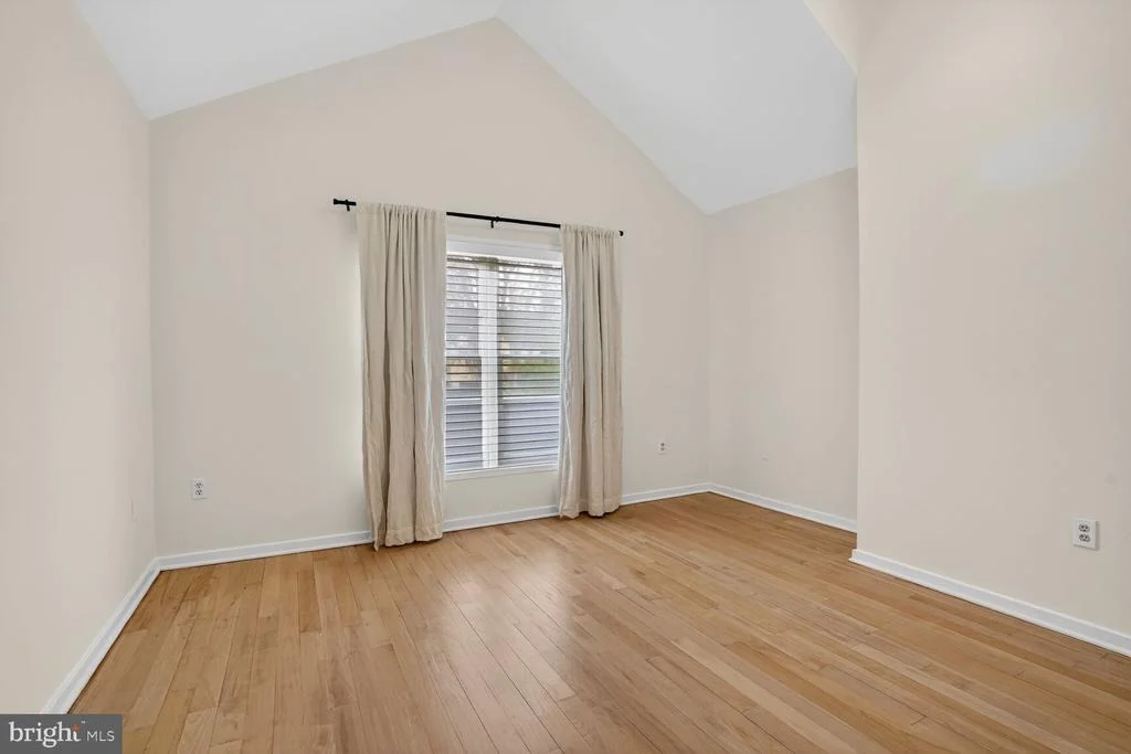 Photo of 2028 BEACON PLACE