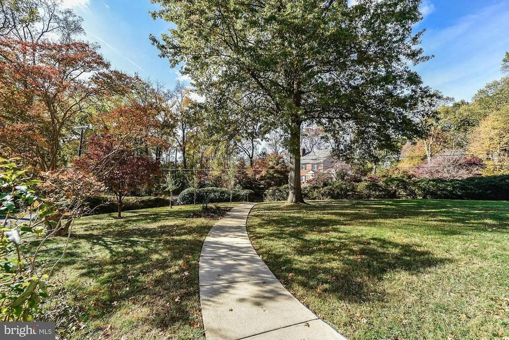 Photo of 35 THOMAS DRIVE