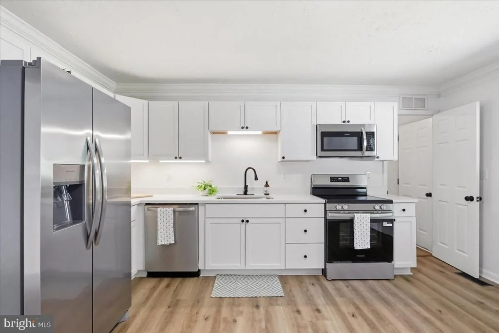 Photo of 1405 OUTER DRIVE