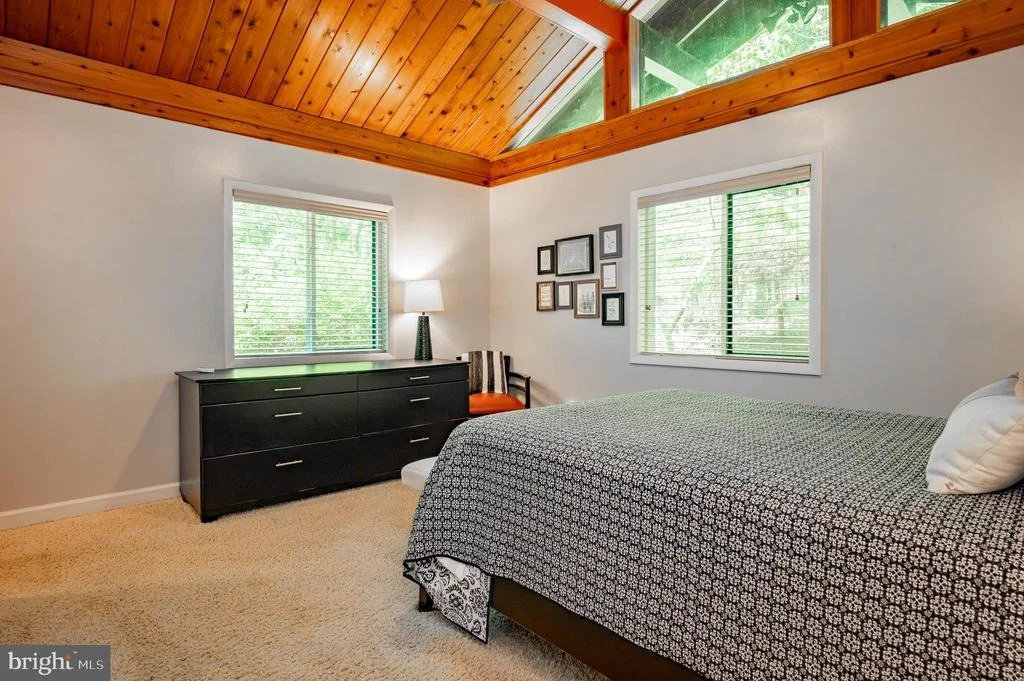 Photo of 106 LODGE CIRCLE