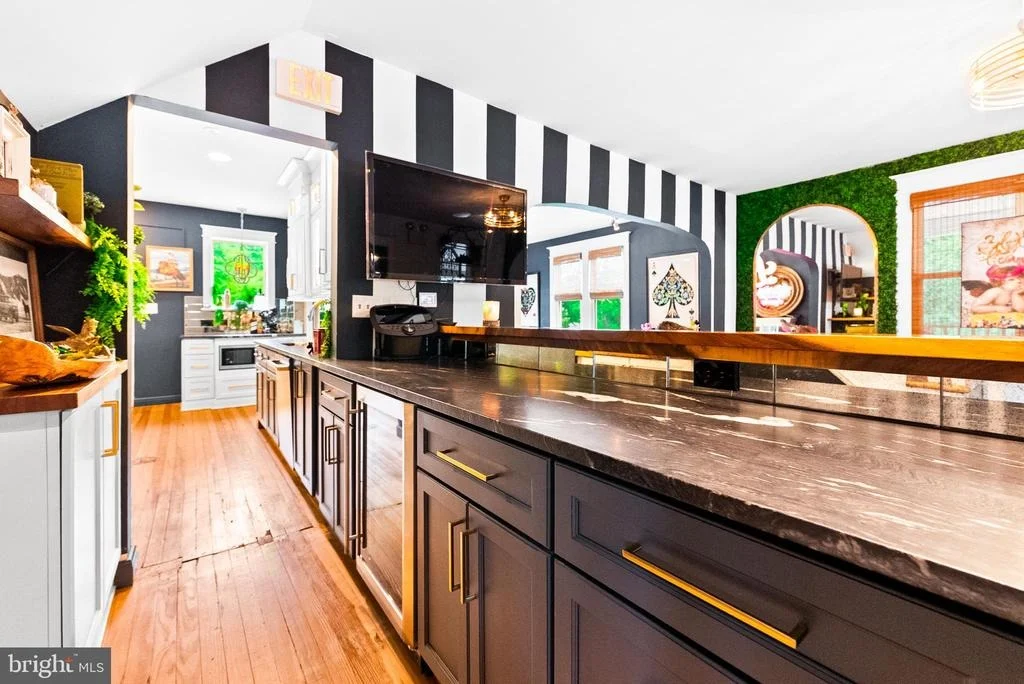 Photo of 1124 MANTUA PIKE