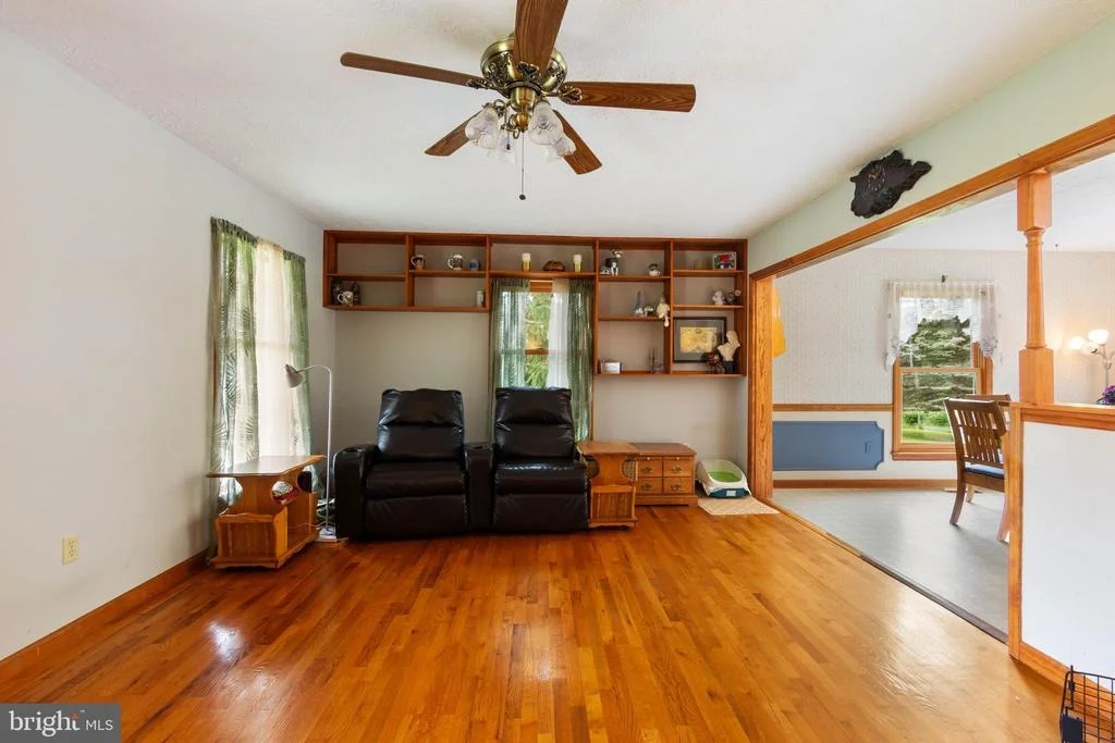 Photo of 2380 MOREAU DRIVE