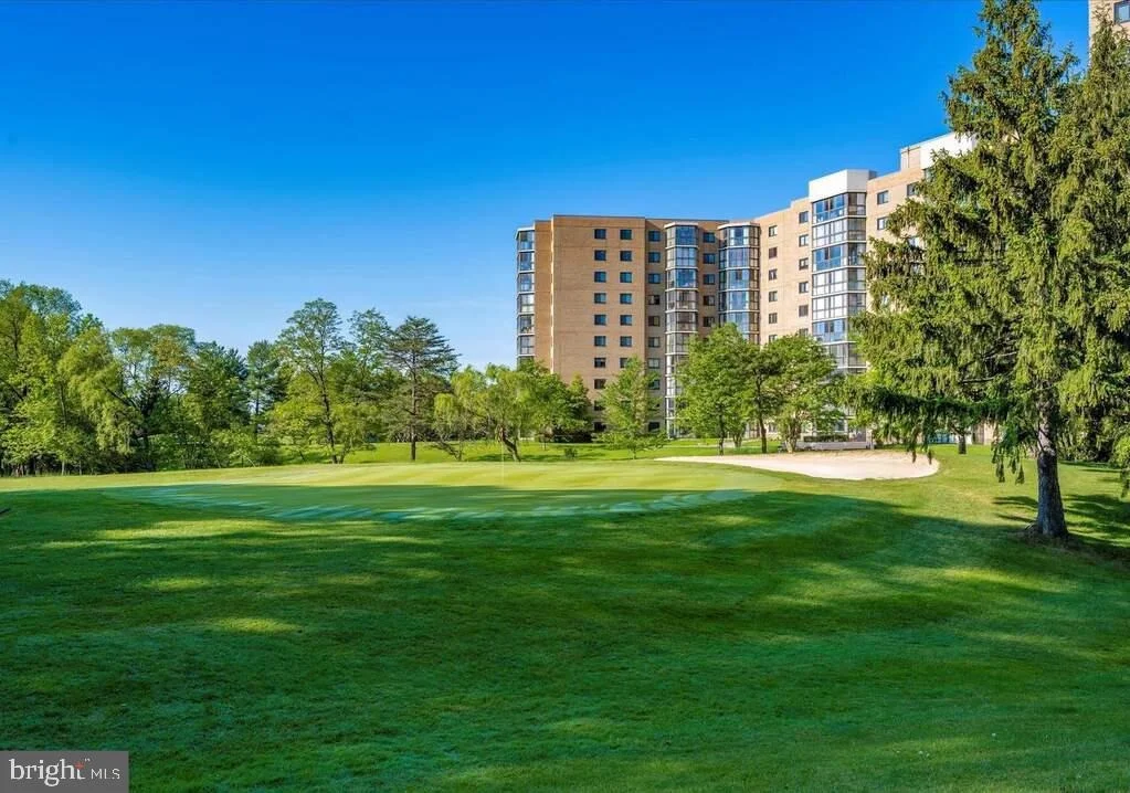 Photo of Unit 3521 at 15115 INTERLACHEN DRIVE