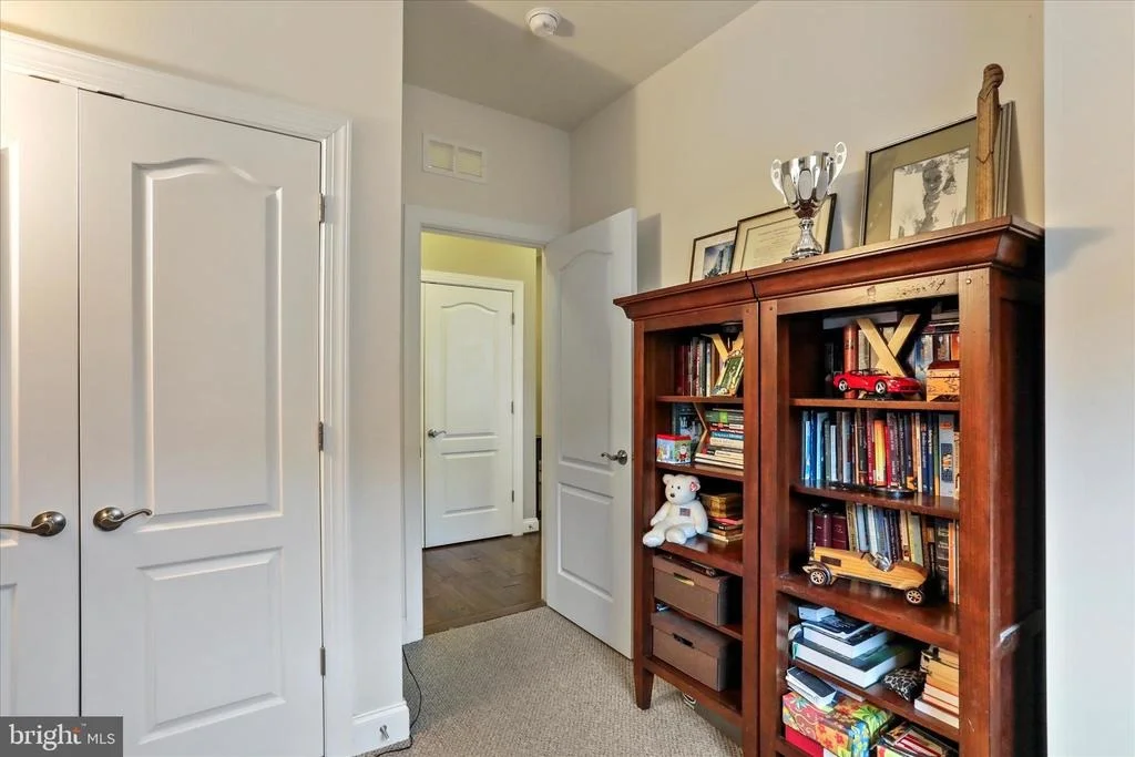 Photo of 20 MAXWELL SQUARE